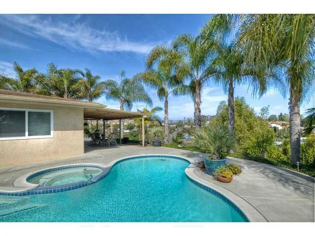 253 Yacon Circle, Vista, CA 92083