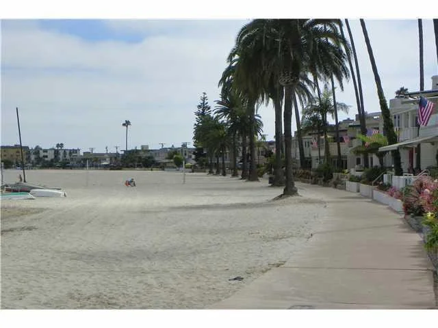 2959 Bayside Lane, San Diego, CA 92109