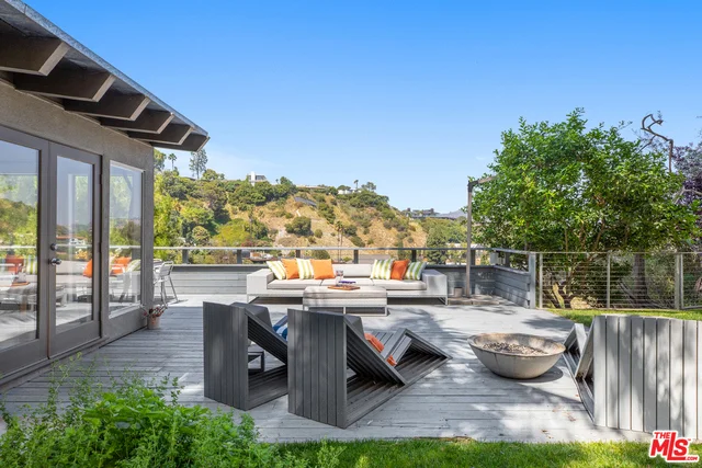 2291 Chelan Drive, Los Angeles, CA 90068
