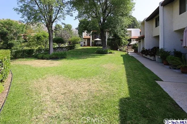 7901 Via Magdalena #30, Burbank, CA 91504
