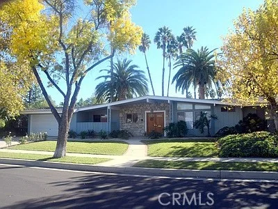 22440 Collins, Woodland Hills, CA 91367