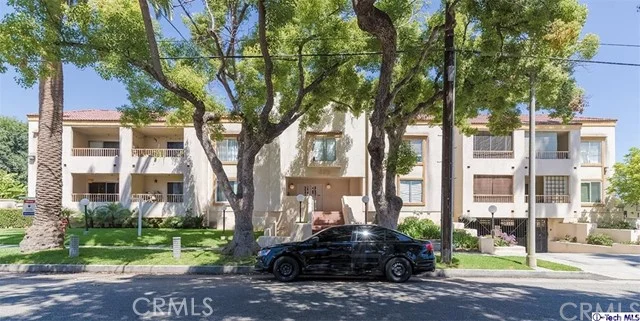 430 Holliston #206, Pasadena, CA 91106