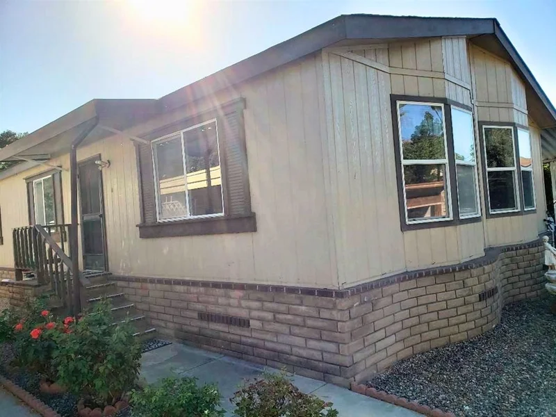 8975 Lawrence Welk Dr #46, Escondido, CA 92026