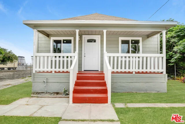 1025 Spruce, San Bernardino, CA 92411