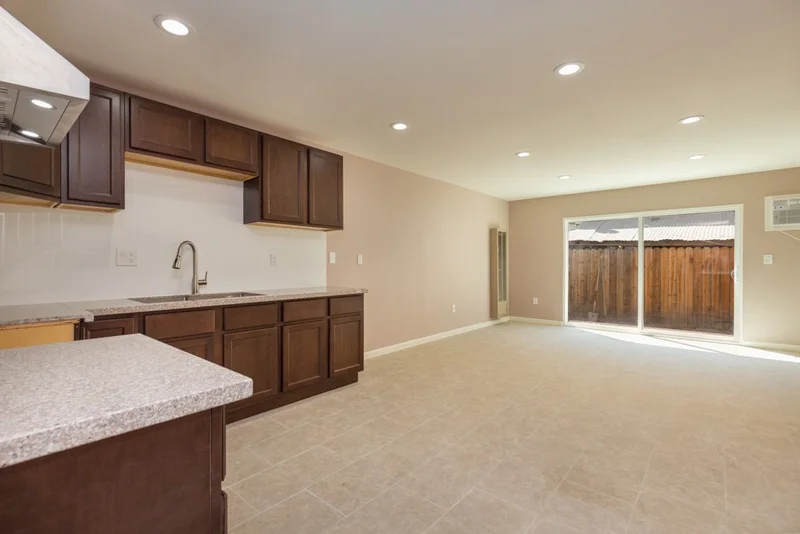 1001 Grant #D2, Santa Ana, CA 92701