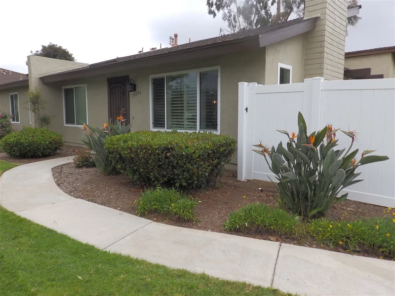 10095 Nuerto Ln, Spring Valley, CA 91977
