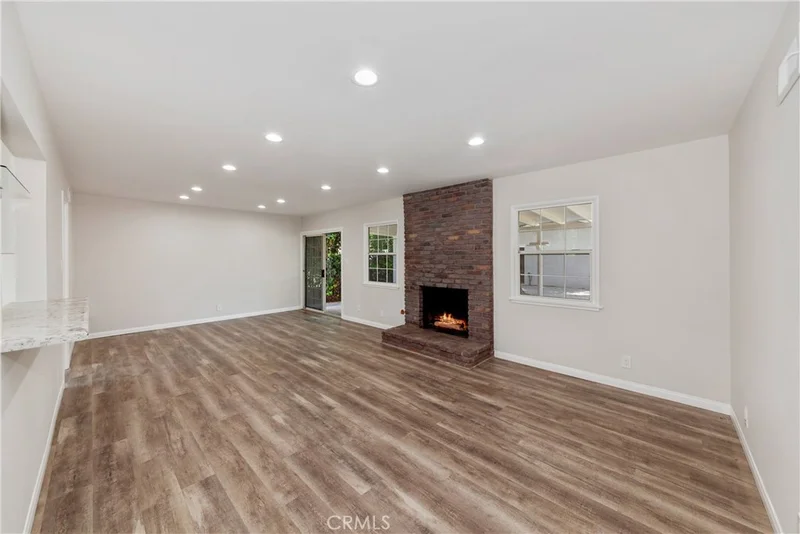 8847 Woodley Avenue, North Hills, CA 91343