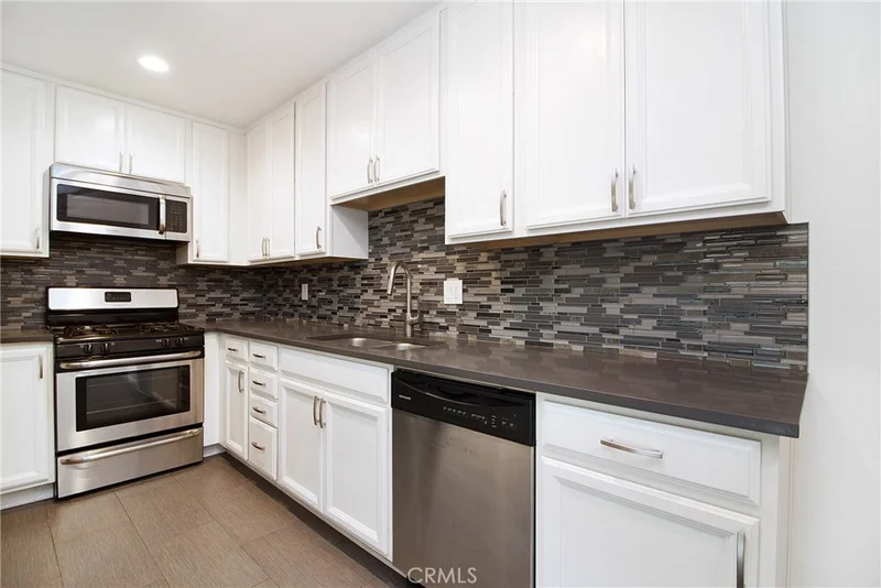 1001 Macarthur #38, Santa Ana, CA 92707