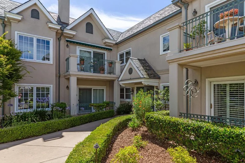 1 Edith #D126, Los Altos, CA 94022