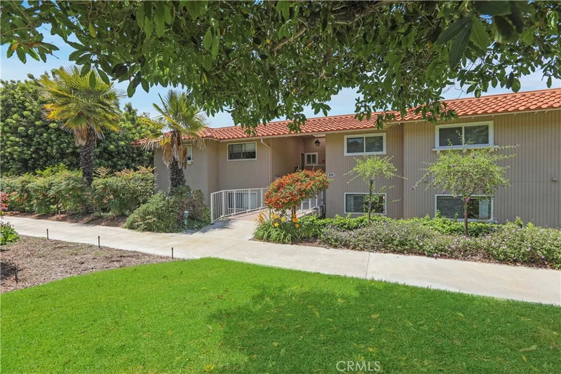 874 Avenida Sevilla #B, Laguna Woods, CA 92637