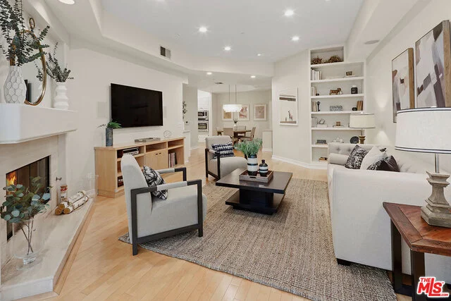 11680 Montana #105, Los Angeles, CA 90049