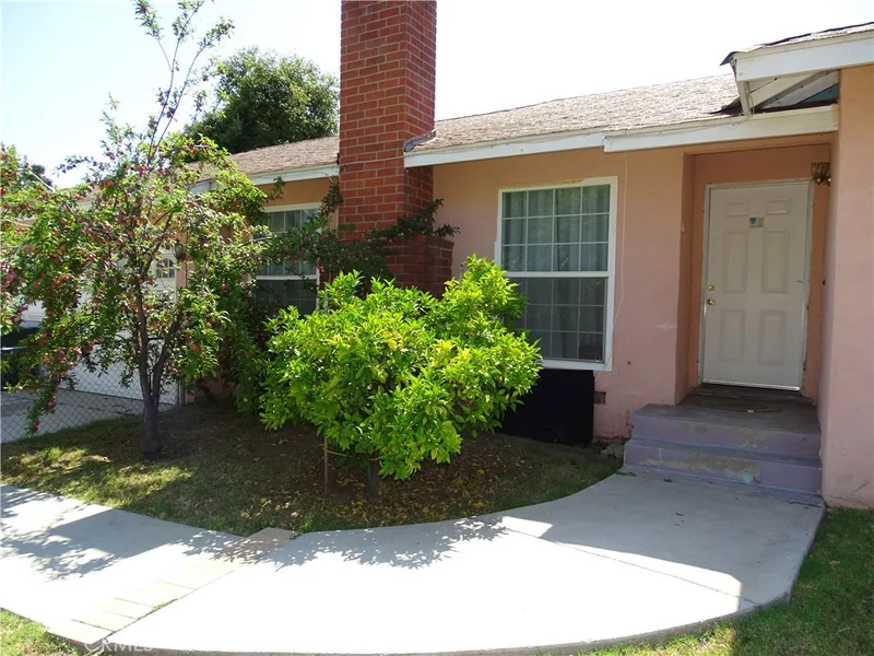 1048 Oakdale, Rialto, CA 92376