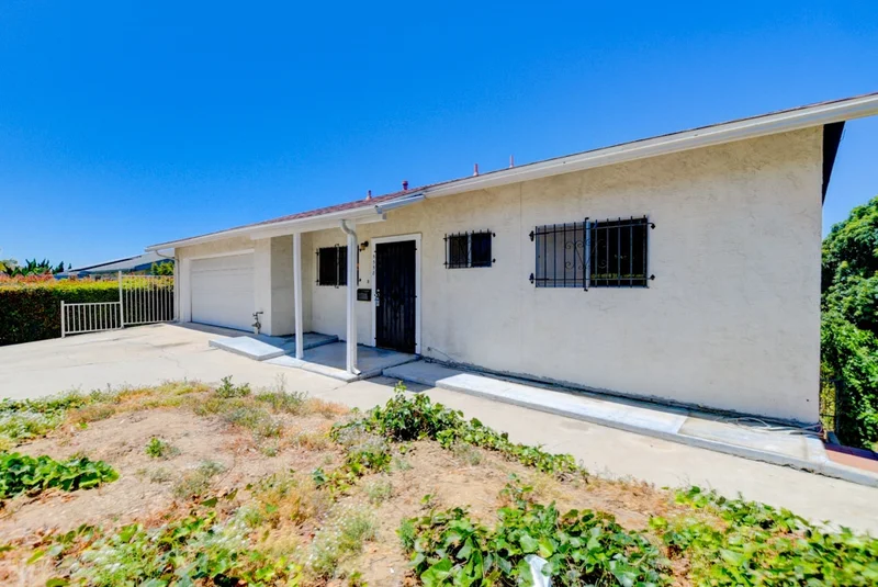 5558 Encina Dr, San Diego, CA 92114
