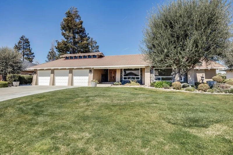 770 Ridgemark, Hollister, CA 95023