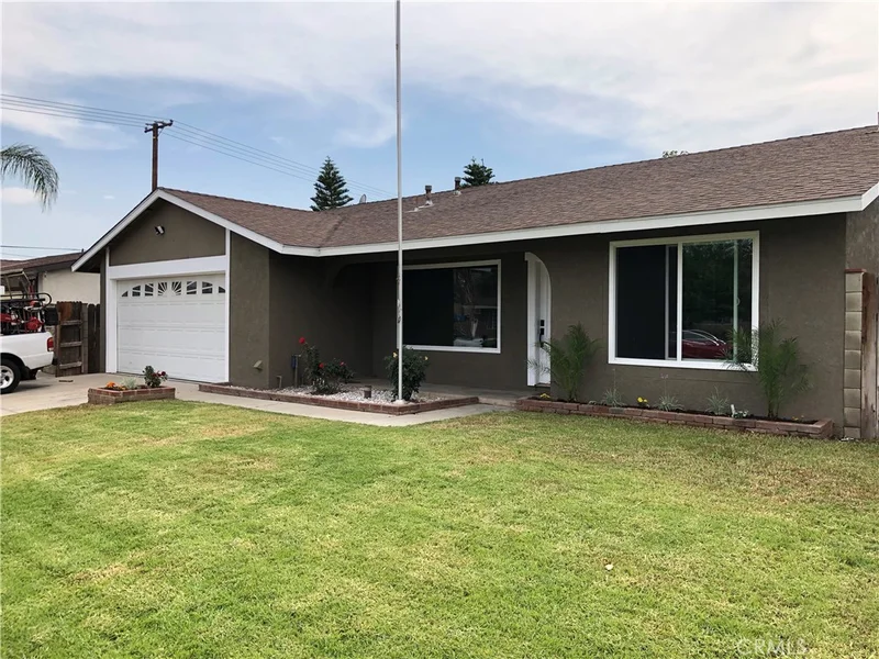 4581 Farley, Riverside, CA 92509