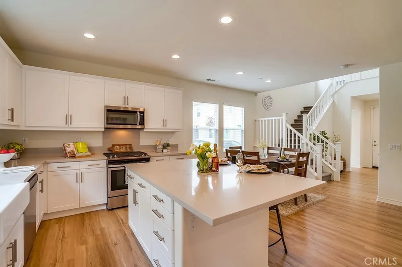 230 Ridgewood, Long Beach, CA 90805