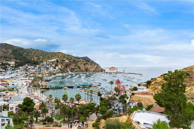 115 Upper Terrace Road, Avalon, CA 90704