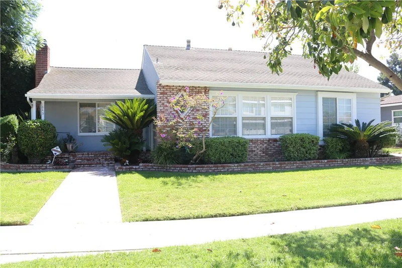 1843 Petaluma, Long Beach, CA 90815