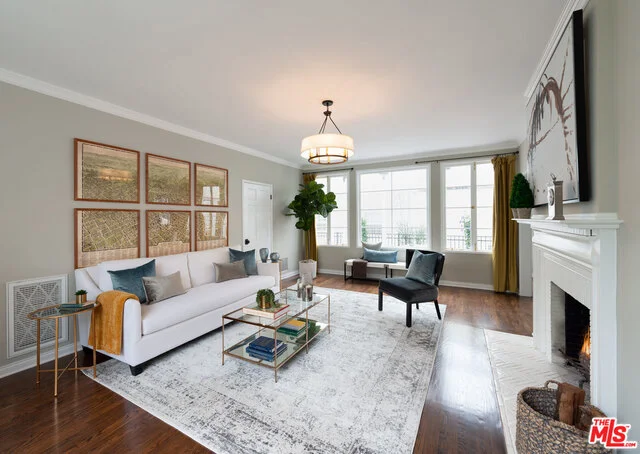 124 124.5 N Flores Street, Los Angeles, CA 90048