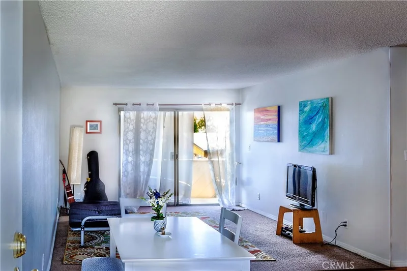 5585 Pacific Coast #201, Long Beach, CA 90804