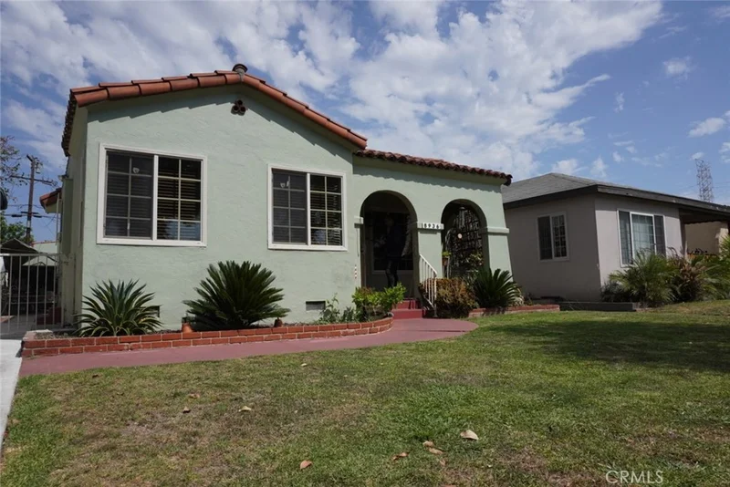 8936 Garden View, South Gate, CA 90280