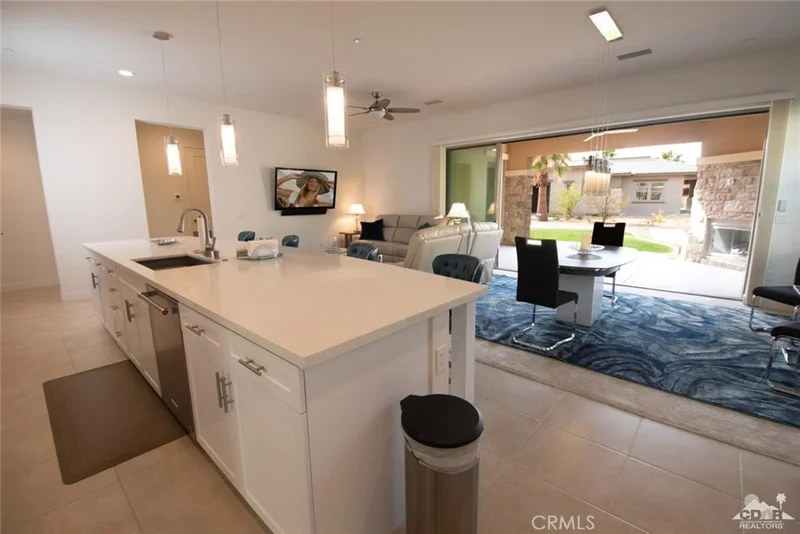 2302 Retreat, Palm Desert, CA 92260