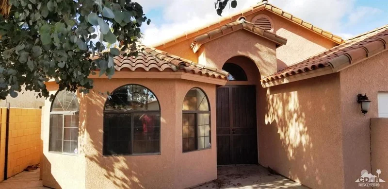 51905 Eisenhower, La Quinta, CA 92253