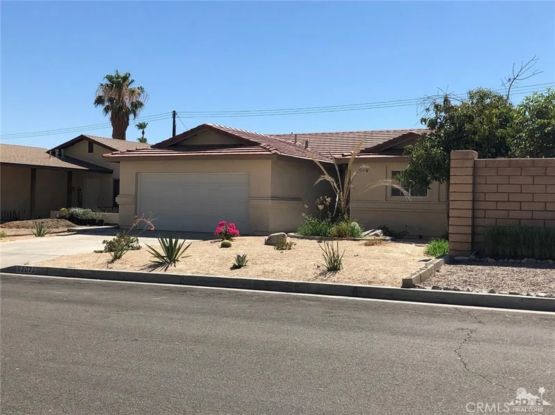 52070 Avenida Madero, La Quinta, CA 92253