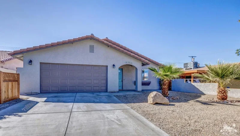 52035 Avenida Mendoza, La Quinta, CA 92253