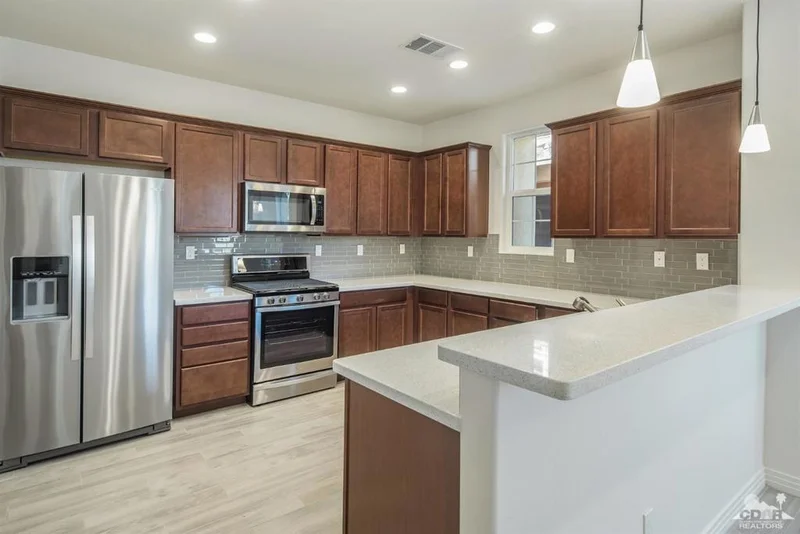 52390 Hawthorn, La Quinta, CA 92253