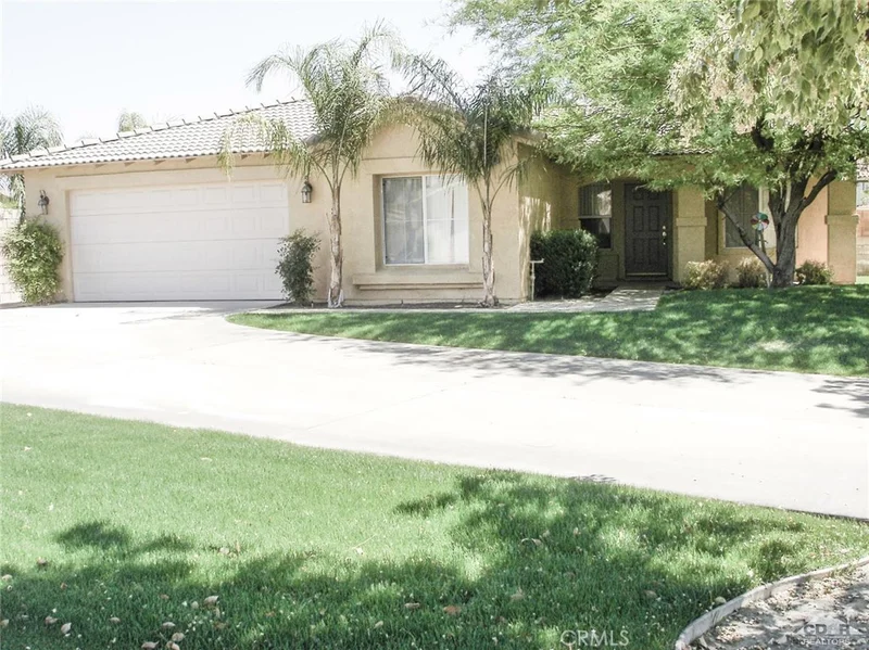 45910 La Flor, La Quinta, CA 92253