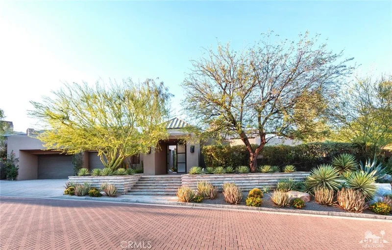 124 Netas Drive, Palm Desert, CA 92260