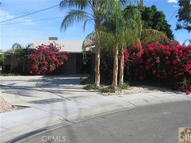 43000 Massachusetts, Palm Desert, CA 92211