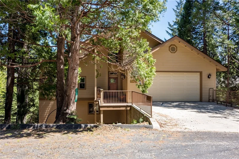 7721 Black Pine, Fish Camp, CA 93623