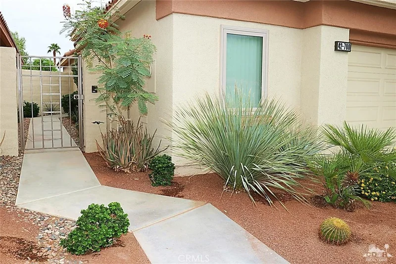 42700 Edessa, Palm Desert, CA 92211