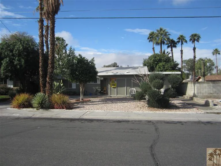 42405 Iowa, Palm Desert, CA 92211
