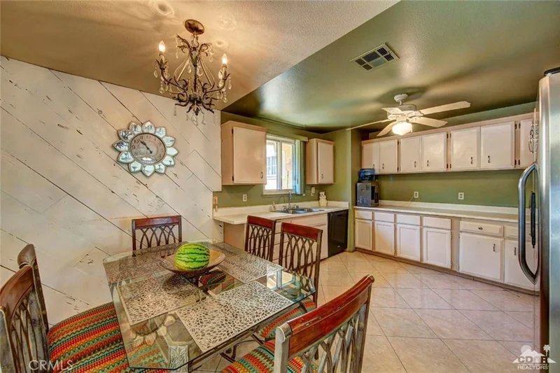 2243 Hudson Rd., Palm Springs, CA 92262