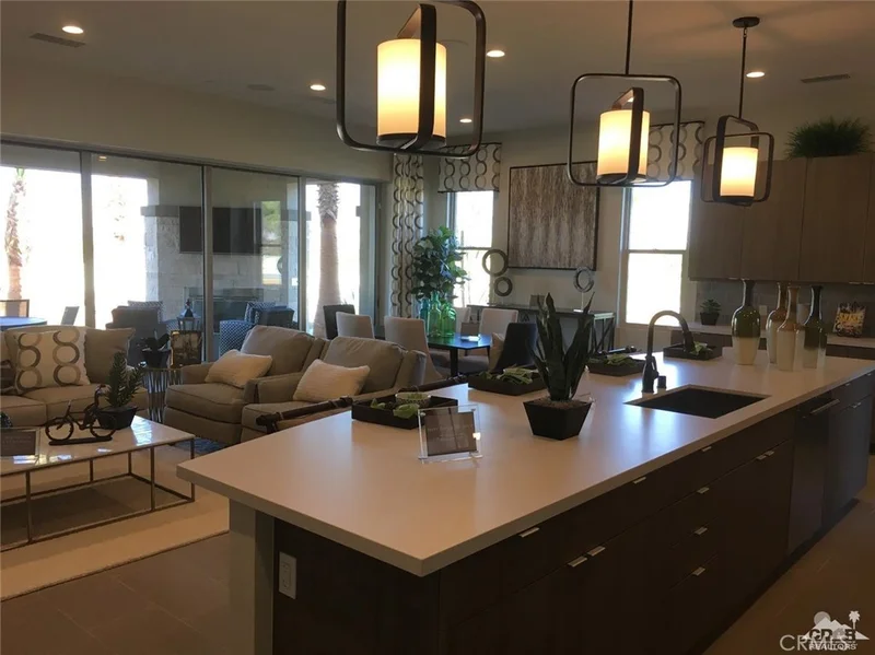 102 Retreat, Palm Desert, CA 92260