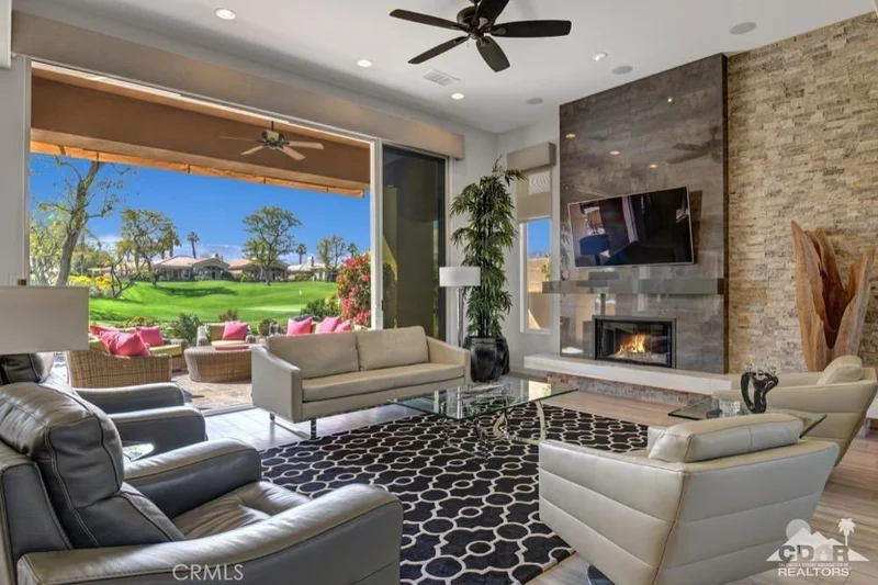 895 Mesa Grande, Palm Desert, CA 92211