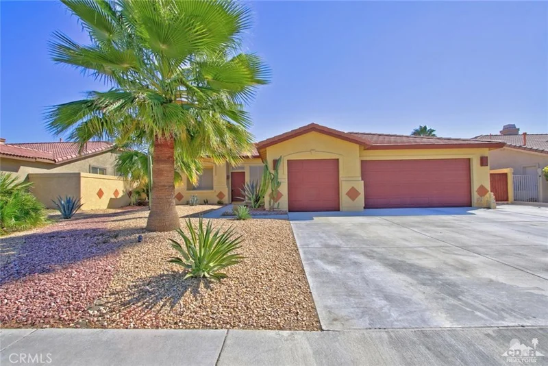 45200 Debbie Drive, La Quinta, CA 92253