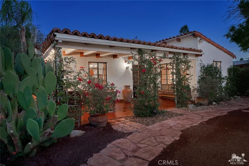 554 Plaza Amigo, Palm Springs, CA 92262