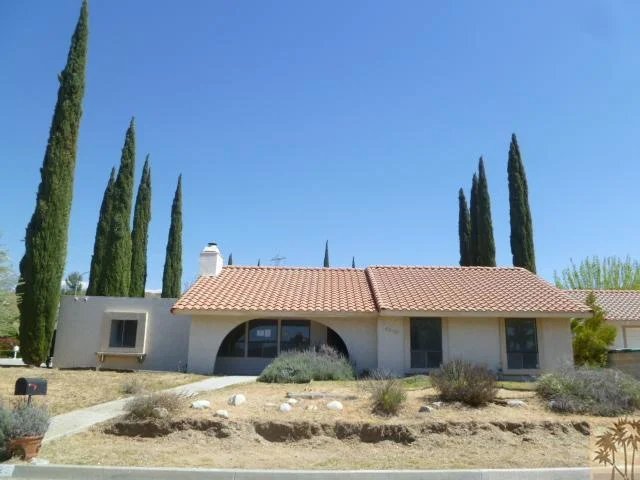 4525 Hillside, Banning, CA 92220
