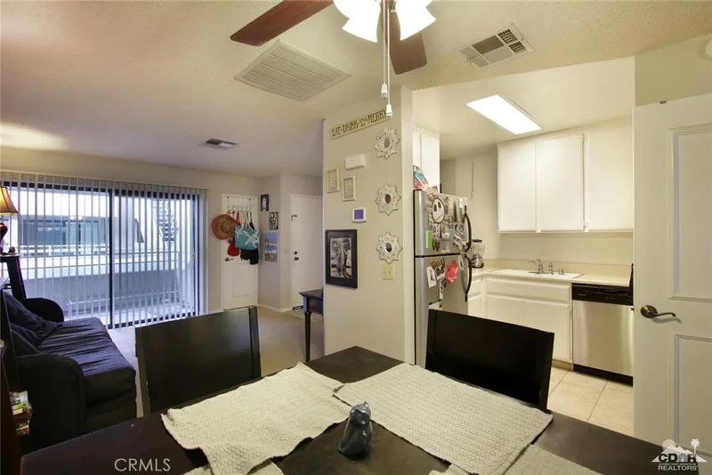 464 Calle Encilia #A11, Palm Springs, CA 92262