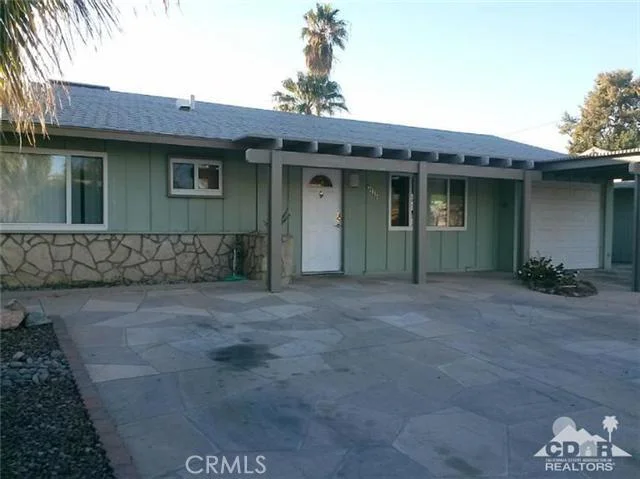 42815 Warner, Palm Desert, CA 92211