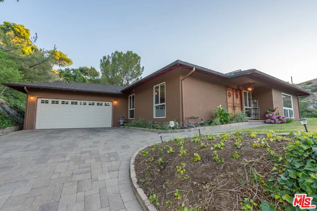 10470 Ditson, Sunland, CA 91040
