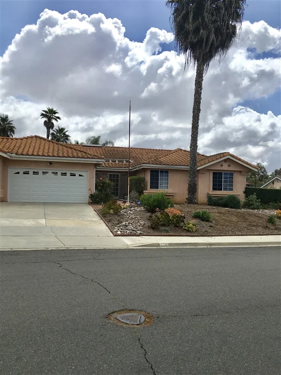 794 Marsopa Dr, Vista, CA 92081