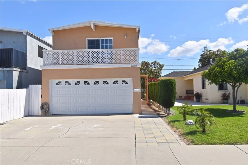12358 211th, Hawaiian Gardens, CA 90716