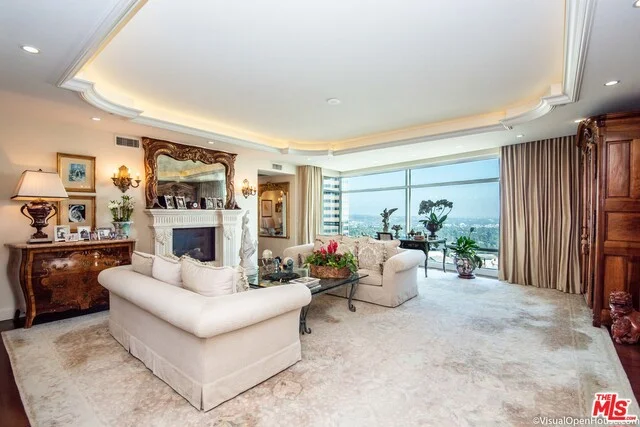 1 W Century Drive 29A, Los Angeles, CA 90067