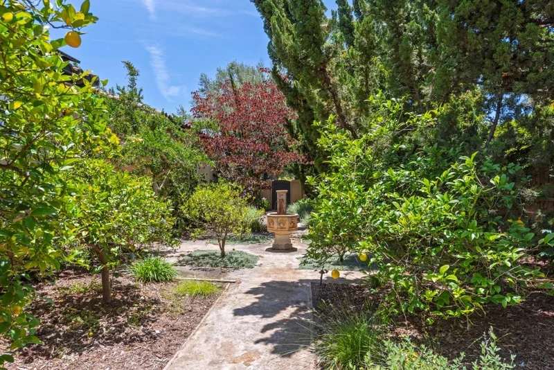 9136 Bernardo Lakes Dr, San Diego, CA 92127