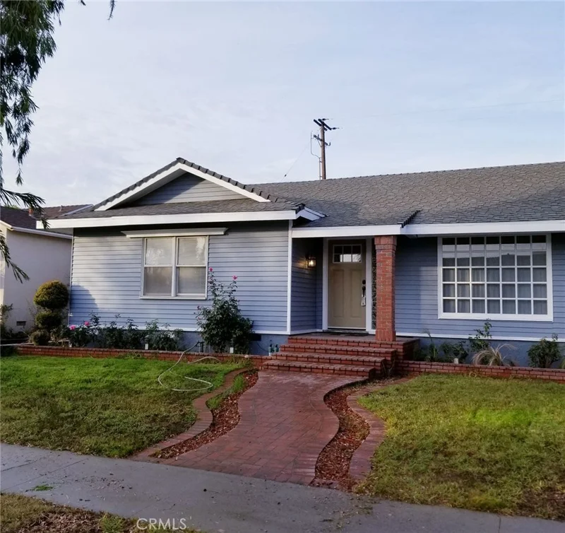 2707 Harvey, Lakewood, CA 90712